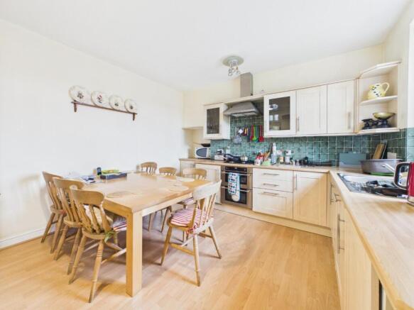 4 bed Terraced for sale Image 4