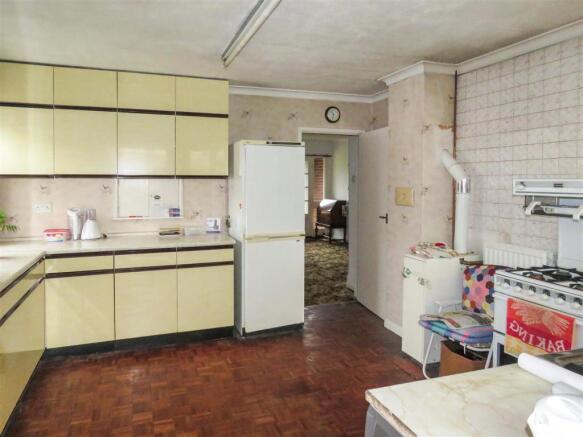 Kitchen.JPG