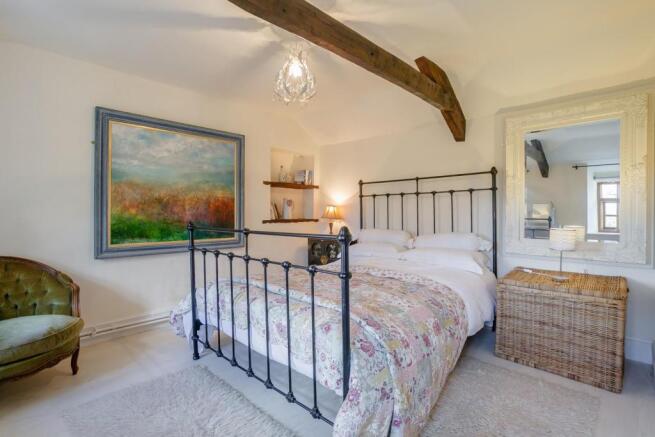 8366278-interior17.jpg