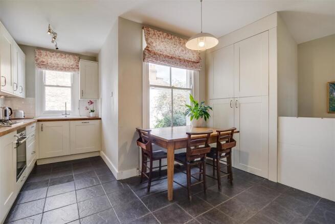 Kitchen / Dining Area
