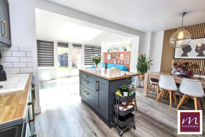 Chalford Way, Aylesbury, Buckinghamshire, HP19 photo 4