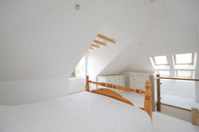 bed 1.jpg