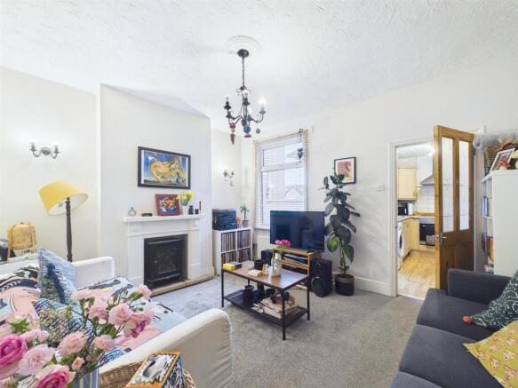 2 - Two-bedroom terraced house for Auction, Bedmin