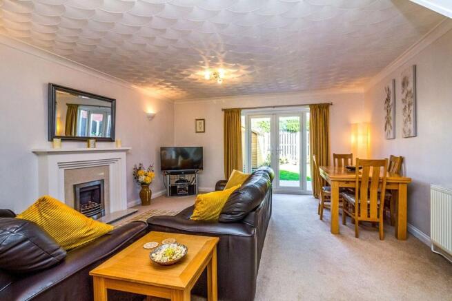 Lounge/Dining Room