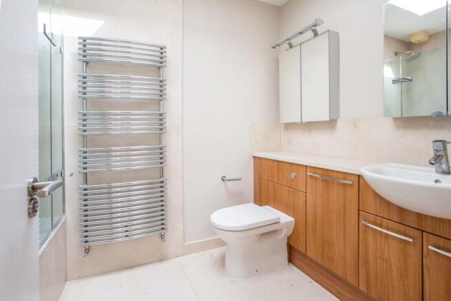 17 Langton Way, B...