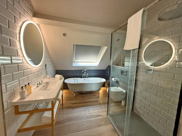 3 bed Terraced for sale Image 12