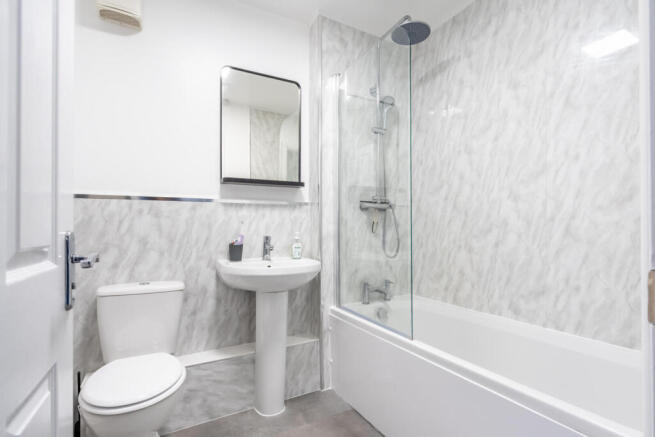 3 bed Town House for sale Image 6
