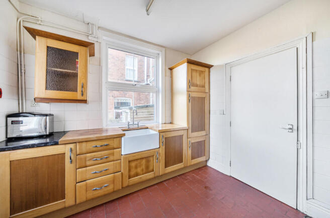 1372821-15-690234...