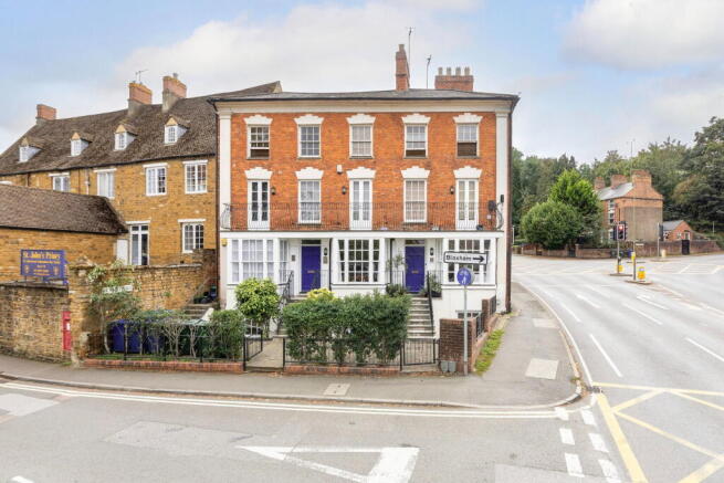 1-bed flat on St. Johns Place, Banbury, OX16 5HP, £195,000