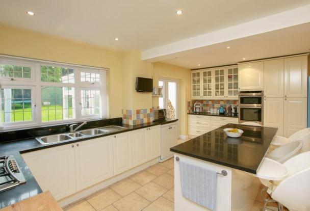 Fitted Kitchen