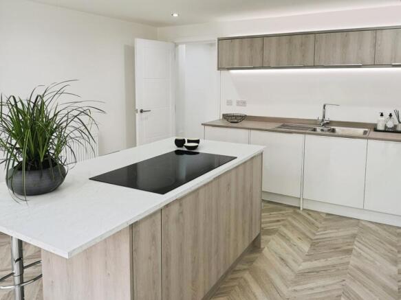 4 bed Semi-Detached to rent Image 5