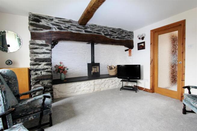 Living room..jpg