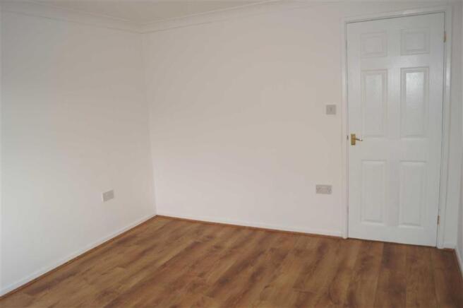 BEDROOM 1 (FRONT)