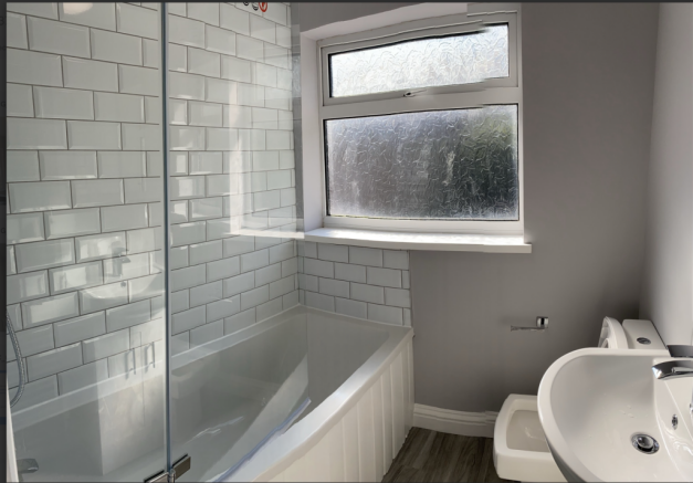 4 bed House to rent Image 4
