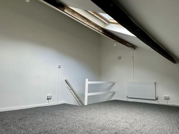 Bedroom attic2