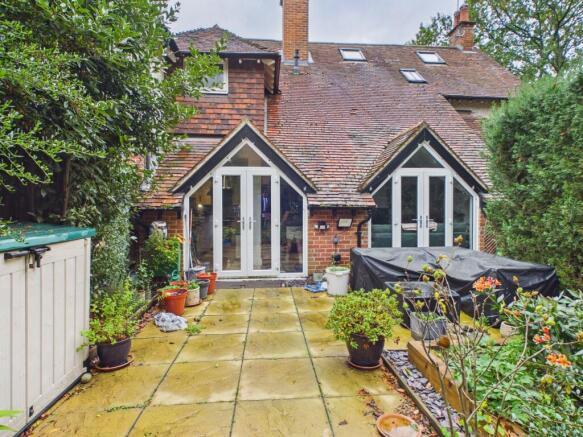 2-bed terraced on Fighting Cocks Place, Tadley, RG26, £280,000