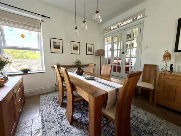3 bed Terraced for sale Image 5