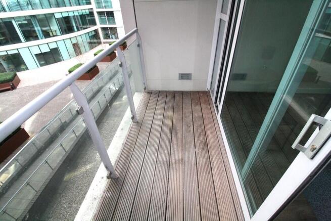 1 bed Apartment to rent Image 4