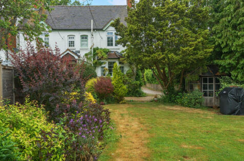 Mill Lane Cottages, Chiddingfold, Godalming, Surrey, GU8