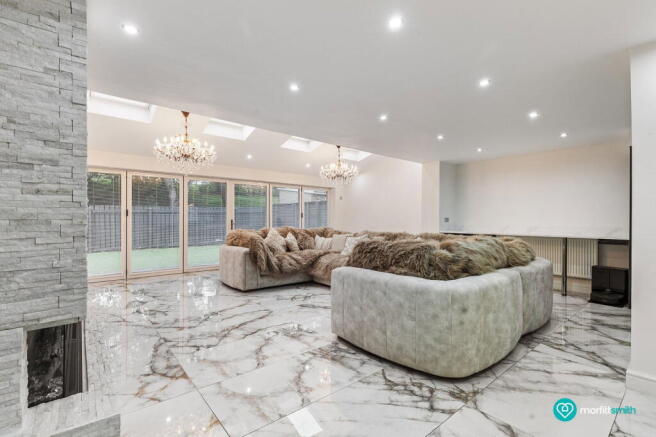 4 bed Detached for sale Image 4