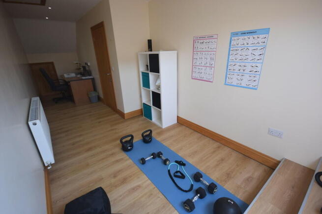BEDROOM 4