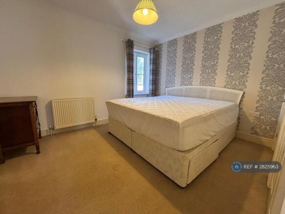 Main Bedroom - 6ft Superking Bed