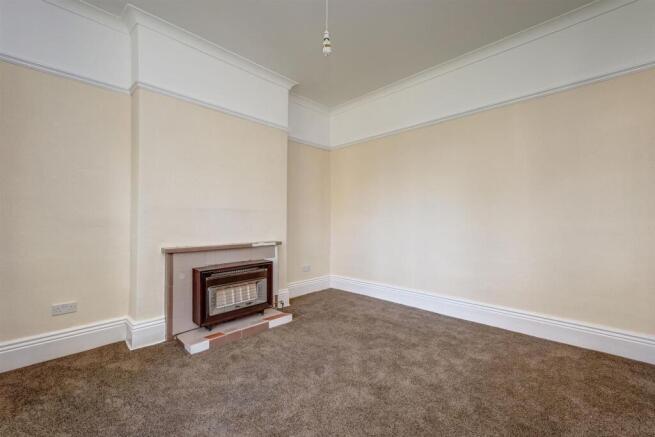 4 bed Semi-Detached for sale Image 8