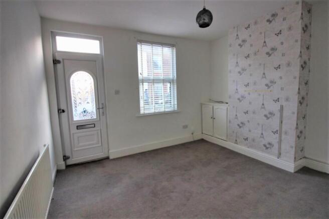 2 bed Terraced to rent Image 4