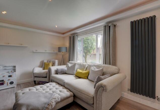 LOUNGE 2.jpg