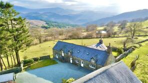 Cesailgwm Mawr, Bontddu, Tai Cynhaeaf LL40 2TU