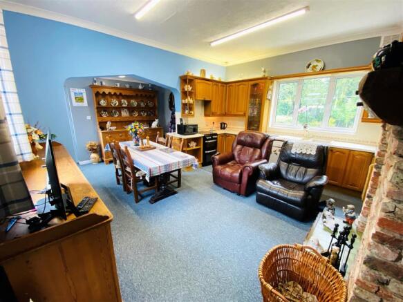 3 bed Detached Bungalow for sale Image 11
