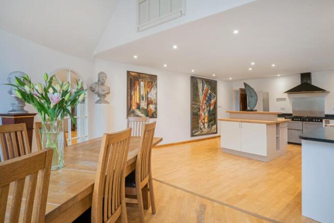 Kitchen/Dining