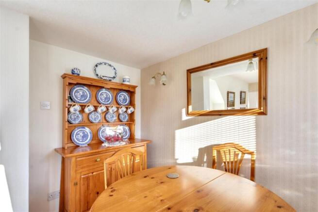 Dining Room_1.jpeg