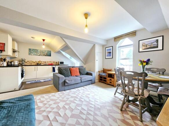 f27fb4c5-6793-4d88-8bf7-47d0ea715eb0