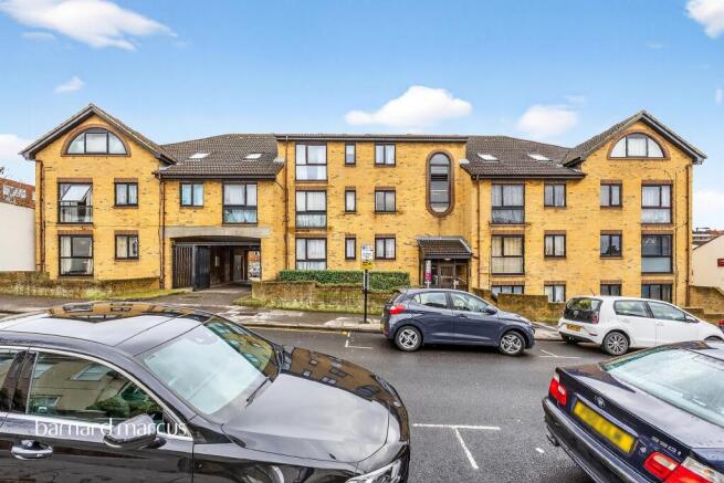 1-bed flat on 2, The Retreat, Thornton Heath, £200,000