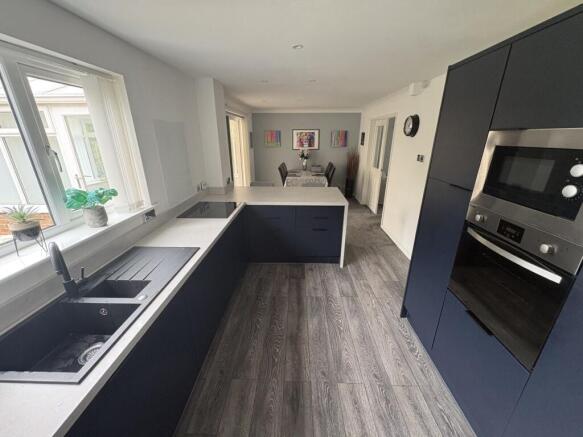 4 bed Detached for sale Image 6