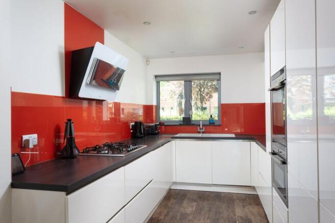 4 bed Town House for sale Image 7