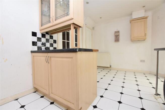 3 bed Town House for sale Image 11