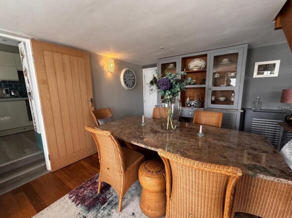 3 bed House for sale Image 9
