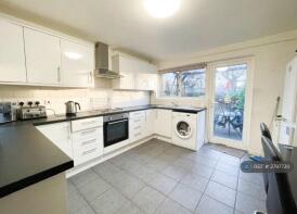 7, St Clement Close, Uxbridge UB8 3SS