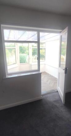2 bed Semi-Detached Bungalow to rent Image 7