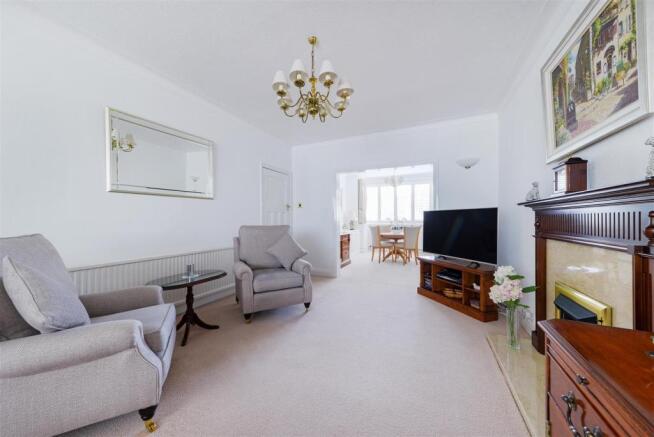12 Brockenhurst Avenue-13.jpg