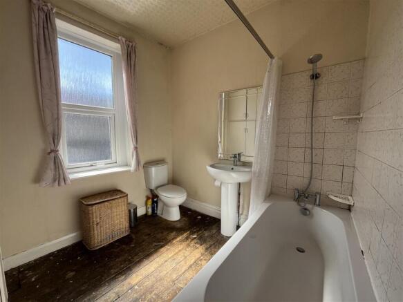3 bed Terraced for sale Image 4