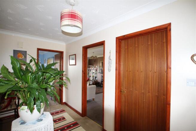 Hallway 1.jpg