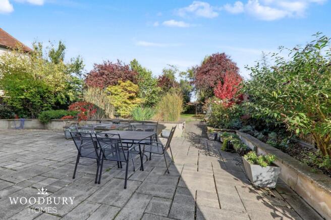 Hillcrest Road, Loughton, IG10 photo 4