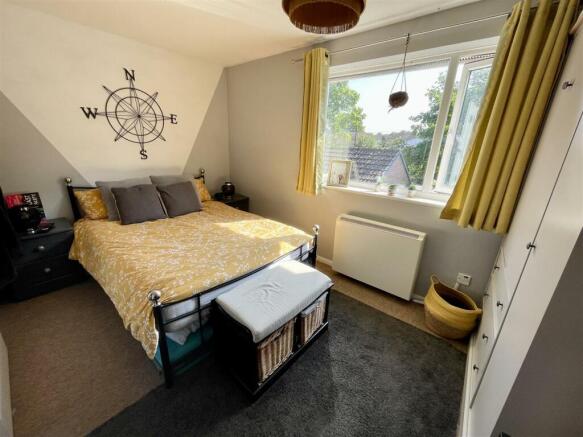 5. bed1b.jpg