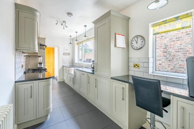 4 bed Terraced for sale Image 5