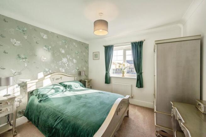5 bed Detached for sale Image 12