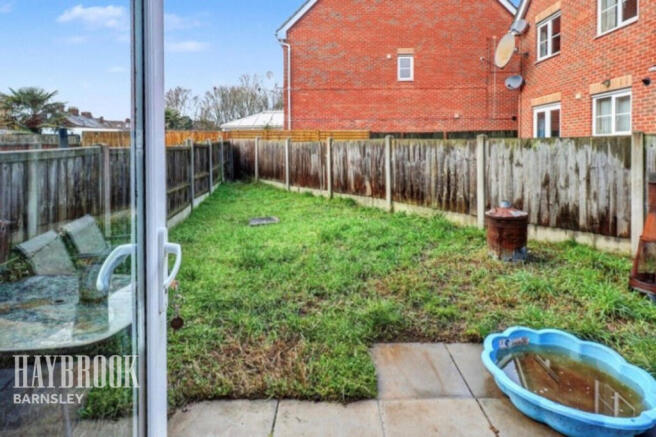 3 bed Town House for sale Image 12
