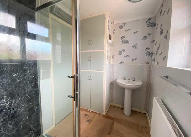 SHOWER ROOM
